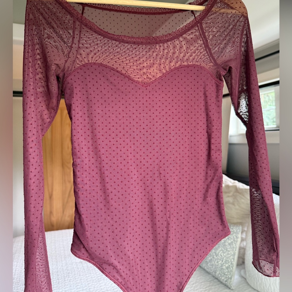 Abercrombie sweetheart neckline bodysuit